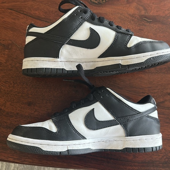 Nike Black and White low dunk pandas - Picture 2 of 6
